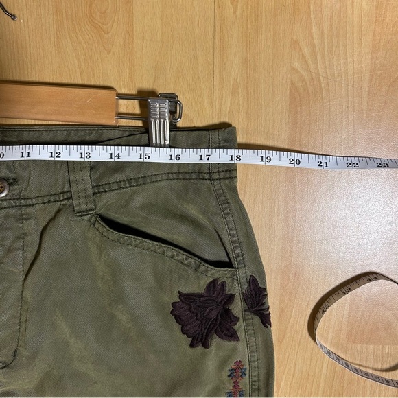 Sundance Olive Green Embroidered Cargo Pants Size 14 Boho Earthy - Picture 11 of 16